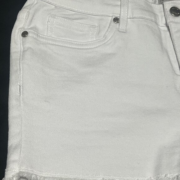 White Shorts, Venus, Size 6, cut-off, (98% cotton, 2% elastane) - Picture 7 of 9